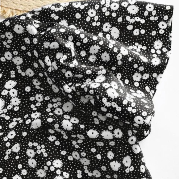 Ditsy Print Surplice Tie Hem Crop Blouse - Picture 3 of 5